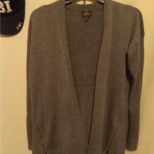 Women's clothing and  jewelry. Email me at deborahcollins504@gmail.com